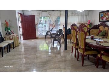 CASA+APTO EN VENTA BARRIO LA VICTORIA