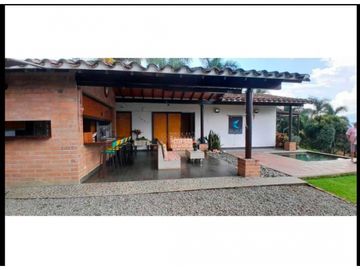 VENTA DE ESPECTACULAR FINCA EN VENECIA ANTIOQUIA| 192m2 | lote 3410m2