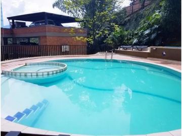 APARTAMENTO EN VENTA CASTROPOL, EL POBLADO