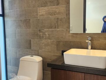 Casa en Venta en Cañadas del Arroyo, 3 Recámras, Jardín, Diseño de Autor, Lujo