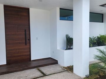 Casa en Venta en Cañadas del Arroyo, 3 Recámras, Jardín, Diseño de Autor, Lujo