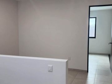 Casa en Venta en Cañadas del Arroyo, 3 Recámras, Jardín, Diseño de Autor, Lujo