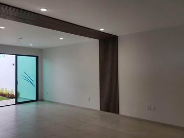 Casa en Venta en Cañadas del Arroyo, 3 Recámras, Jardín, Diseño de Autor, Lujo