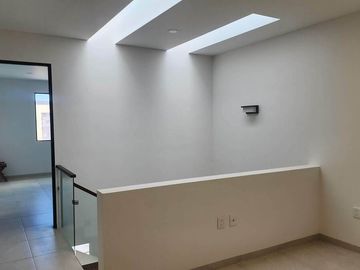 Casa en Venta en Cañadas del Arroyo, 3 Recámras, Jardín, Diseño de Autor, Lujo