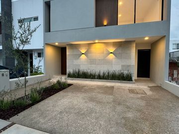 Residencia en Venta en Cañadas del Arroyo, preferencial al Club Cañadas by Regen