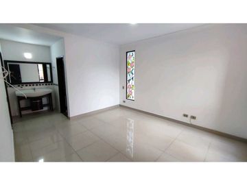 Apartamento en venta en el sur de cali barrio ciudad jardin area 185 m