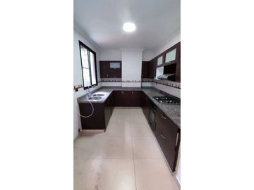 Apartamento en venta en el sur de cali barrio ciudad jardin area 185 m