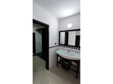 Apartamento en venta en el sur de cali barrio ciudad jardin area 185 m