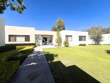 Casa en Jurica en una sola planta