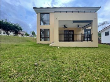 VENTA DE CASA EN CLAYTON - LOS SENDEROS DE CAMINO DE CRUCES