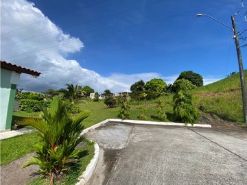 SEA CONFIABLE VENDE CASA EN BRISAS DEL GOLF ARRAIJAN