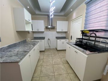 SEA CONFIABLE VENDE CASA EN BRISAS DEL GOLF ARRAIJAN