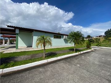 SEA CONFIABLE VENDE CASA EN BRISAS DEL GOLF ARRAIJAN