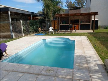 SE VENDE CASA EN COUNTRY LAS CAÑITAS
