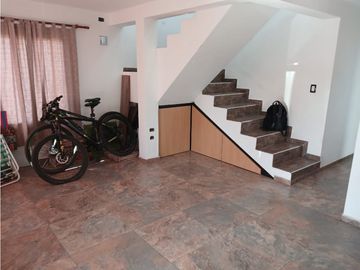 SE VENDE CASA EN COUNTRY LAS CAÑITAS