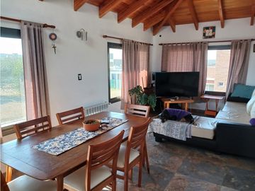 SE VENDE CASA EN COUNTRY LAS CAÑITAS