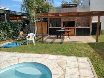 SE VENDE CASA EN COUNTRY LAS CAÑITAS