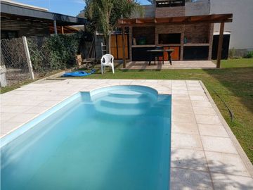 SE VENDE CASA EN COUNTRY LAS CAÑITAS