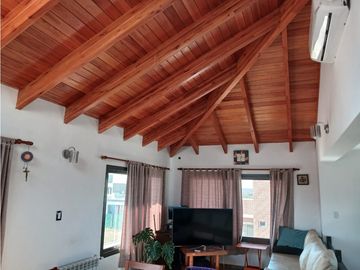 SE VENDE CASA EN COUNTRY LAS CAÑITAS