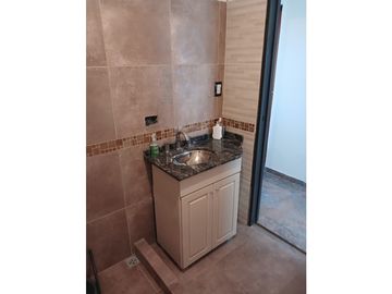 SE VENDE CASA EN COUNTRY LAS CAÑITAS