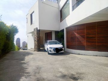 BELLÍSIMA!! Casa de 500 m2 construidos en Jardín del Mar, Viña del Mar