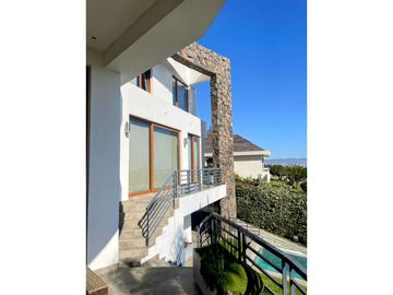 BELLÍSIMA!! Casa de 500 m2 construidos en Jardín del Mar, Viña del Mar