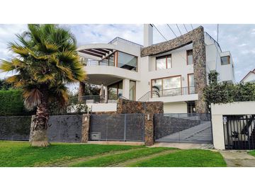 BELLÍSIMA!! Casa de 500 m2 construidos en Jardín del Mar, Viña del Mar