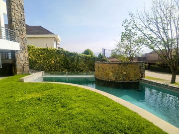 BELLÍSIMA!! Casa de 500 m2 construidos en Jardín del Mar, Viña del Mar