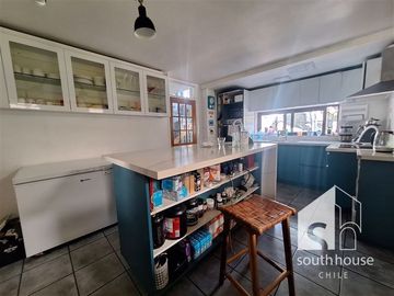 Casa en Venta en Real Audiencia con Ramón Barros Luco C2J
