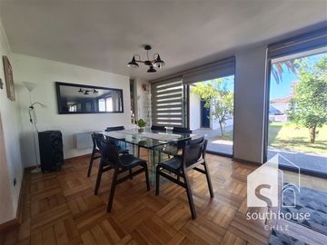 Casa en Venta en Real Audiencia con Ramón Barros Luco C2J