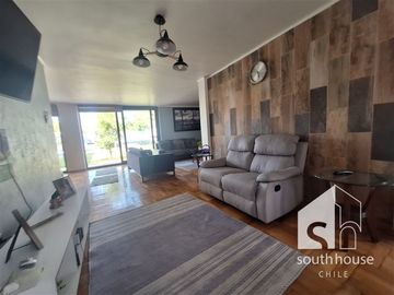 Casa en Venta en Real Audiencia con Ramón Barros Luco C2J