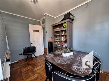 Casa en Venta en Real Audiencia con Ramón Barros Luco C2J