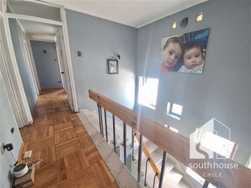Casa en Venta en Real Audiencia con Ramón Barros Luco C2J