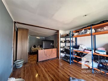 Casa en Venta en Real Audiencia con Ramón Barros Luco C2J