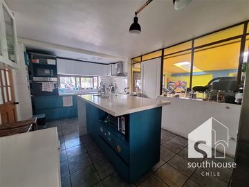 Casa en Venta en Real Audiencia con Ramón Barros Luco C2J