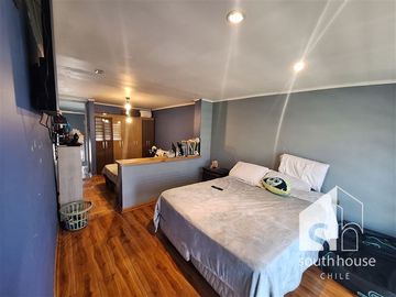 Casa en Venta en Real Audiencia con Ramón Barros Luco C2J