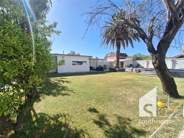 Casa en Venta en Real Audiencia con Ramón Barros Luco C2J