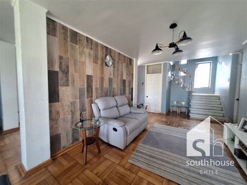 Casa en Venta en Real Audiencia con Ramón Barros Luco C2J