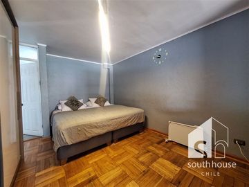 Casa en Venta en Real Audiencia con Ramón Barros Luco C2J