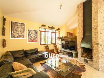 AMPLIA CASA  EN ALQUILER, CON GRAN JARDIN Y PISCINA EN RINCONADA, LA MOLINA