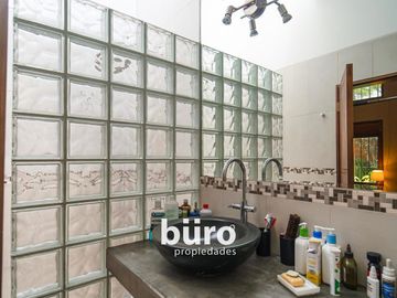 AMPLIA CASA  EN ALQUILER, CON GRAN JARDIN Y PISCINA EN RINCONADA, LA MOLINA