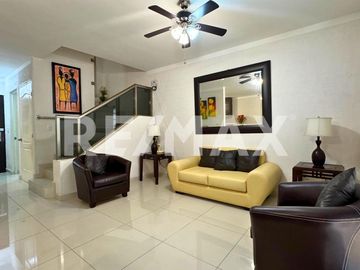 Residencia en Venta en Jardines del Sur