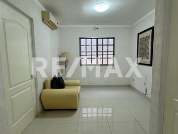 Residencia en Venta en Jardines del Sur