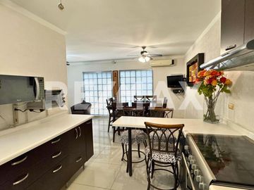 Residencia en Venta en Jardines del Sur