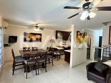 Residencia en Venta en Jardines del Sur