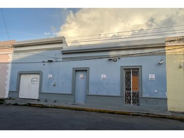 Casa en venta en el centro a dos calles del Parque de Mejora