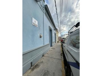 Casa en venta en el centro a dos calles del Parque de Mejora