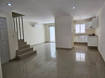 Casa en Privada sector del Valle