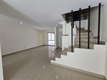 Casa en Privada sector del Valle