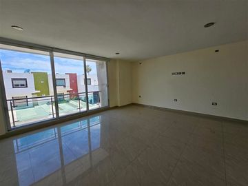 Casa en Privada sector del Valle